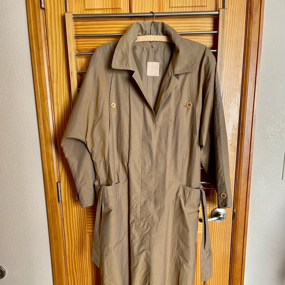British 1990's Vintage Trench Coat Wolfgang Kaiser, Gold